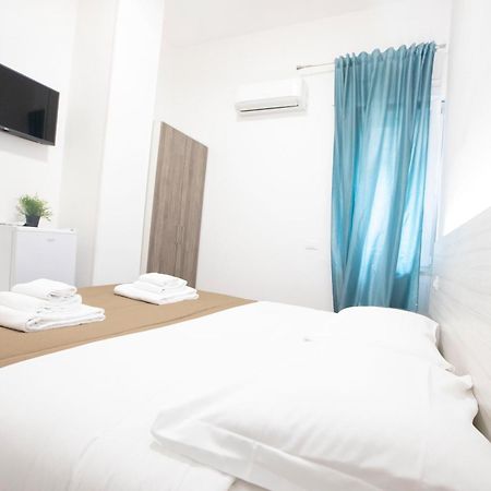 Hall Inn B&B In Napoli Bagian luar foto
