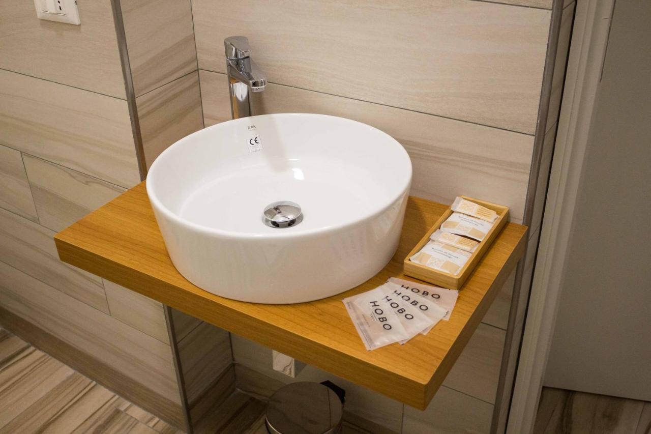 Hall Inn B&B In Napoli Bagian luar foto