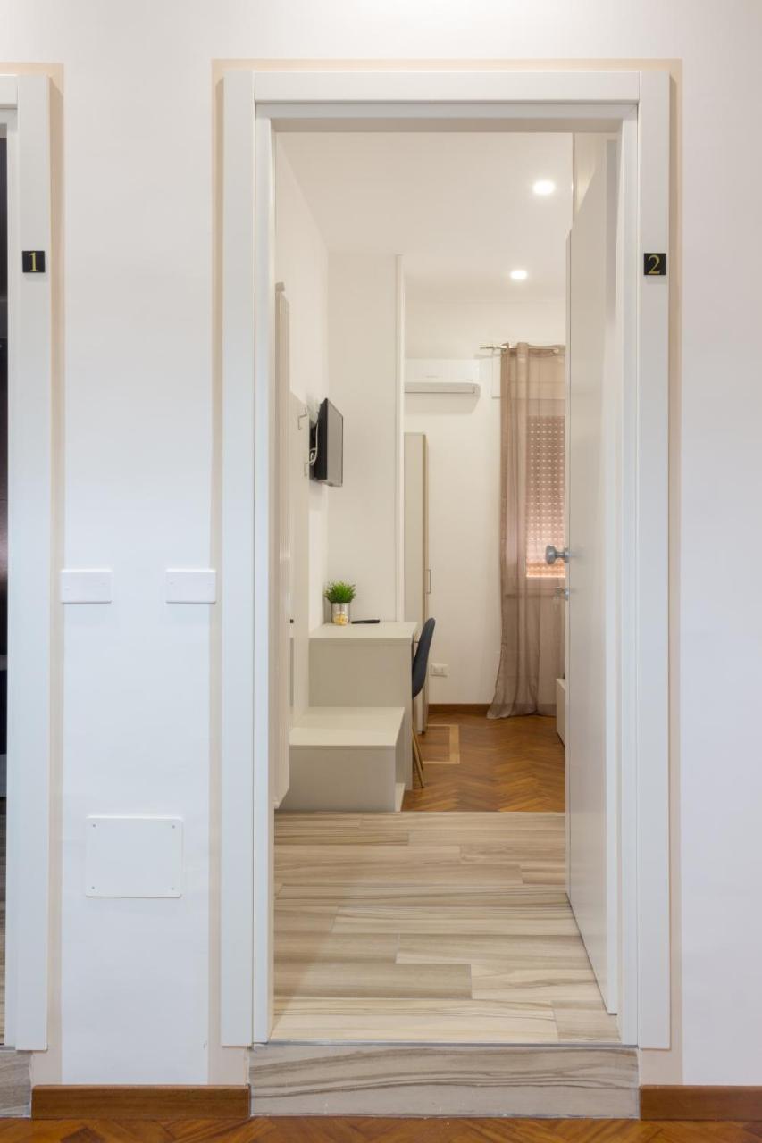 Hall Inn B&B In Napoli Bagian luar foto